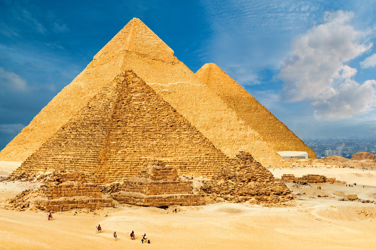 Great Pyramid of Giza, 432 6 family
